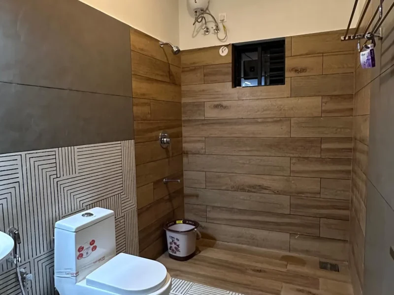 Attached bathroom in Macadamia cottage - Kilukka Farms